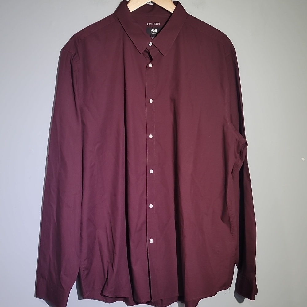 H&M Easy Iron Slim Fit Big & Tall Men's Button Down Shirt.